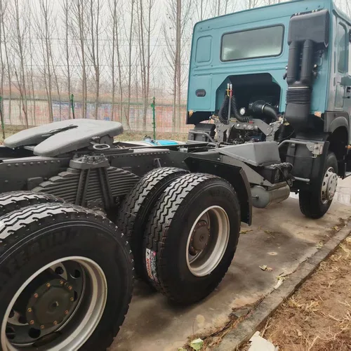 SINOTRUK HOWO 6x4 Tractor Truck 420HP Euro 2 Engine ZZ3257N3847B1 Heavy Duty Haulage Tractor Unit