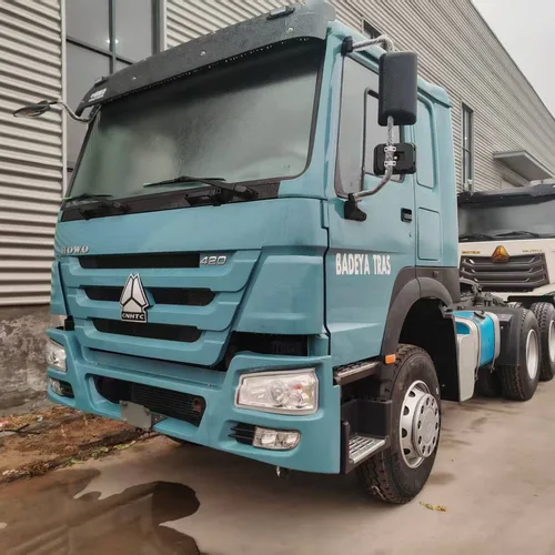 SINOTRUK HOWO 6x4 Tractor Truck 420HP Euro 2 Engine ZZ3257N3847B1 Heavy Duty Haulage Tractor Unit