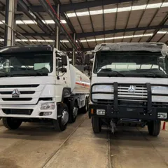 SINOTRUK HOWO 8×4 30CBM Fuel Tanker, 371HP Euro 2 / Euro 3