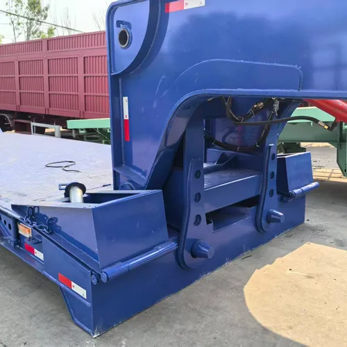 四轴低平板半挂车 挖掘机 / 钻机重载运输 价格私聊