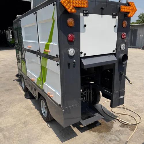 Full-Closed Cabin Electric Ride-On Sweeper, Small Industrial Floor Cleaning Machine