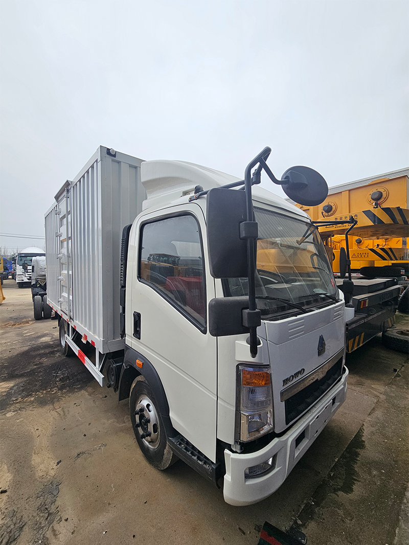 Howo 4.2m Box Truck, Weichai Engine, New Cargo Box, Light Truck for Urban Logistics