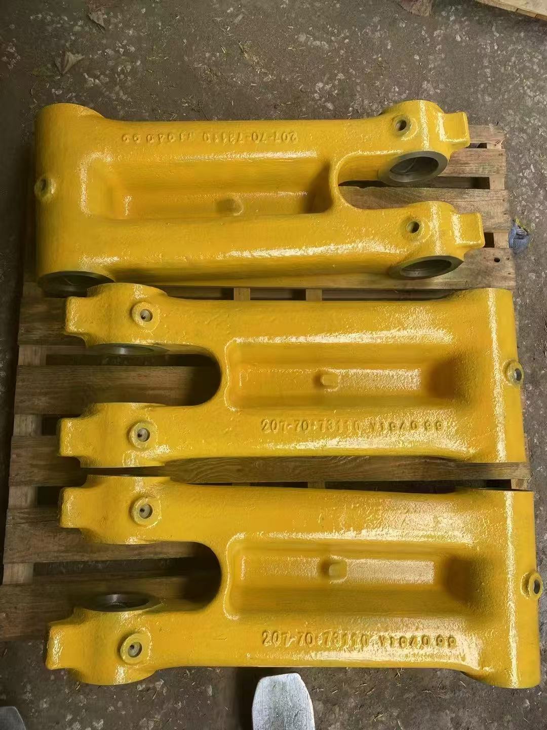 Excavator H Link Bucket Linkage Connecting Rod for Komatsu Heavy Equipment Spare Parts