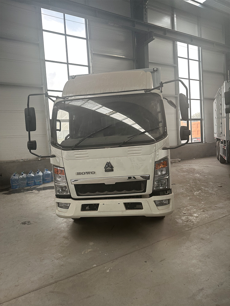 Howo 4.2m Box Truck, Weichai Engine, New Cargo Box, Light Truck for Urban Logistics