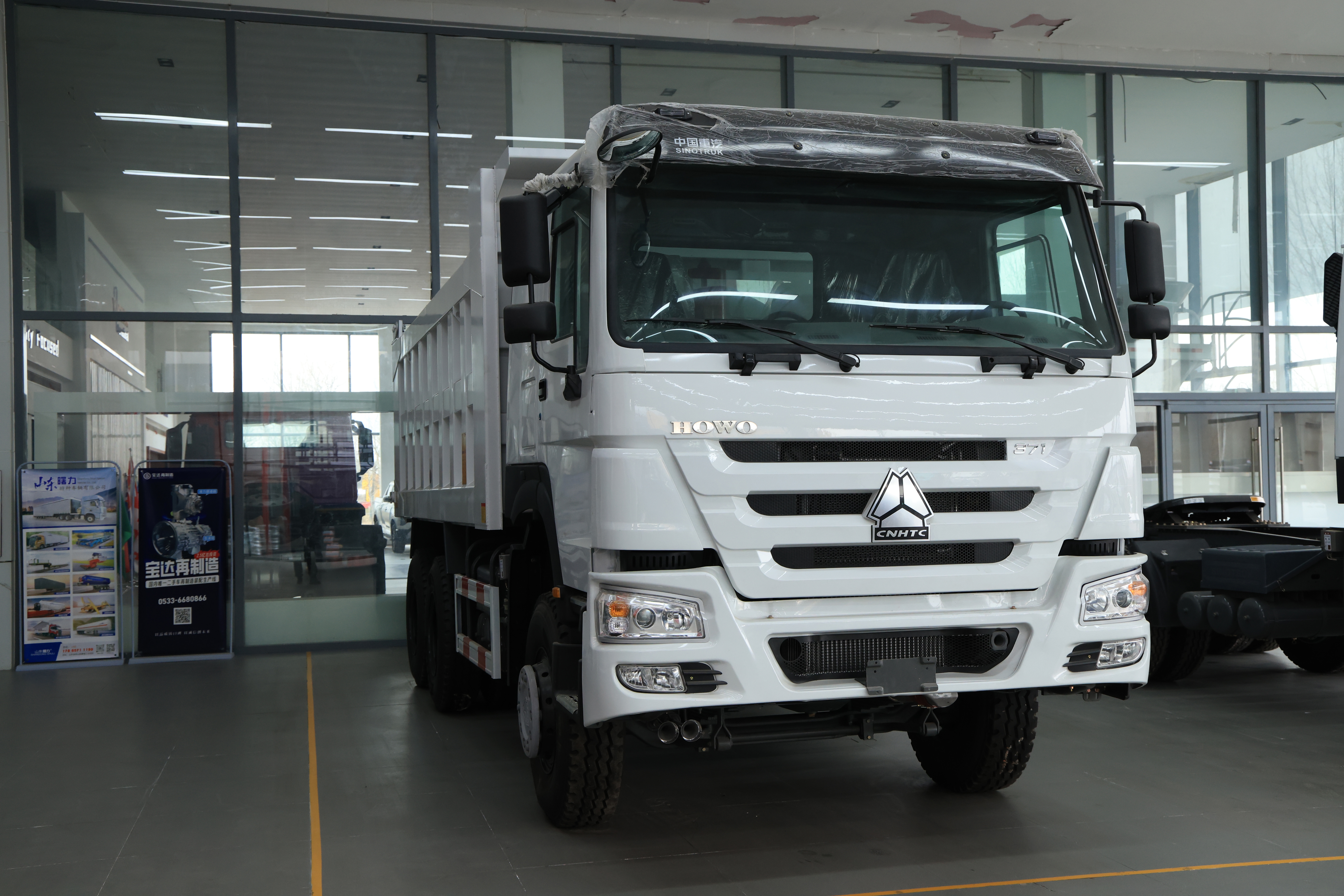 Howo 6×4 Tipper with Heavy-duty New Body, For Earthwork/Sand & Gravel Transportation