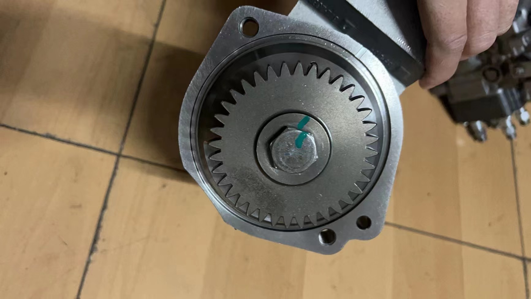 476-8763 和 476-8788 是专为卡特彼勒工程机械设计的高压燃油喷射泵，与 CAT C9 和 C9.3 发动机兼容。