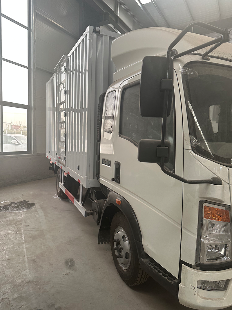 Sinotruk Howo 4.2m Light Van Truck, New Body, For Express & Distribution