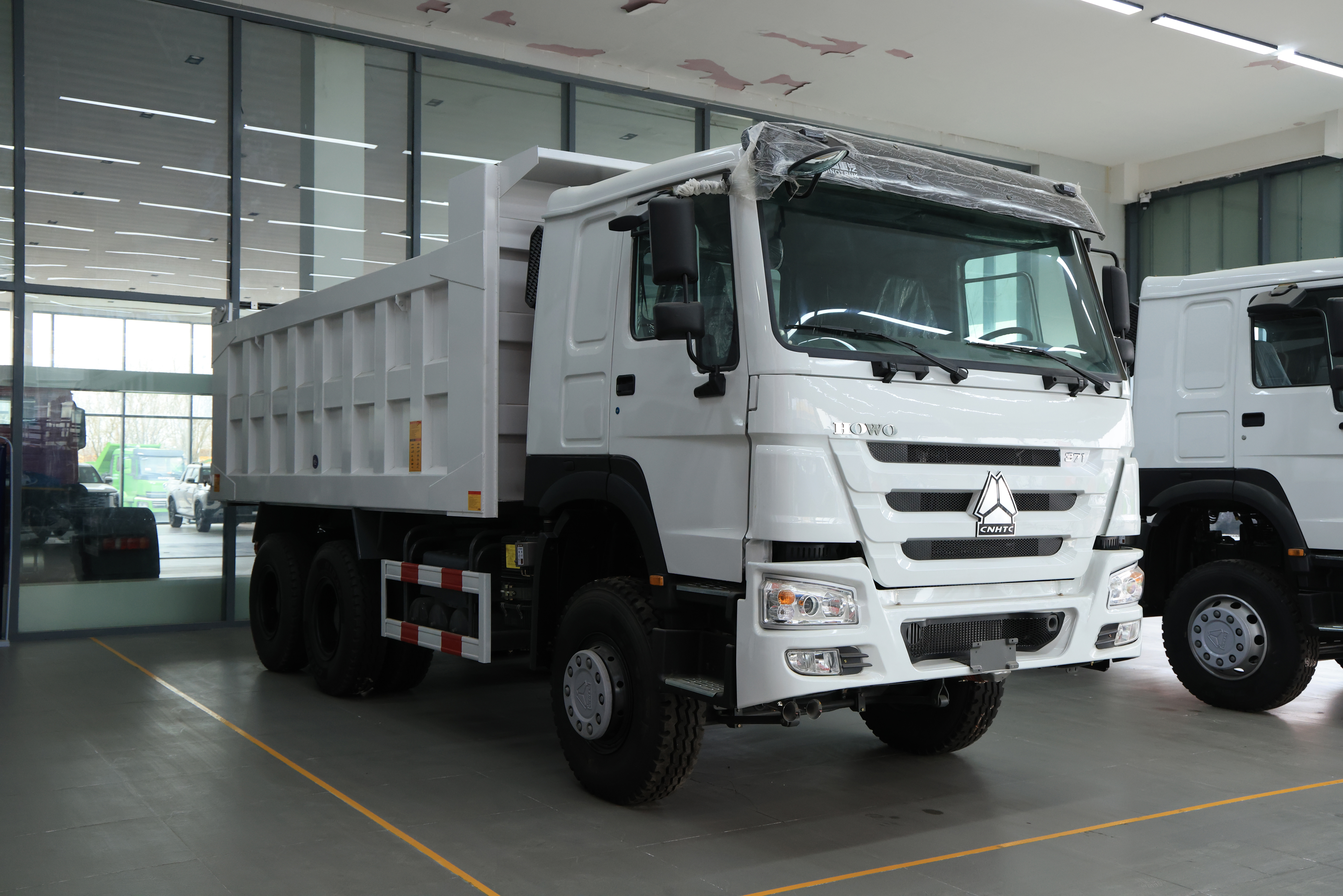 Howo 6×4 Tipper with Heavy-duty New Body, For Earthwork/Sand & Gravel Transportation