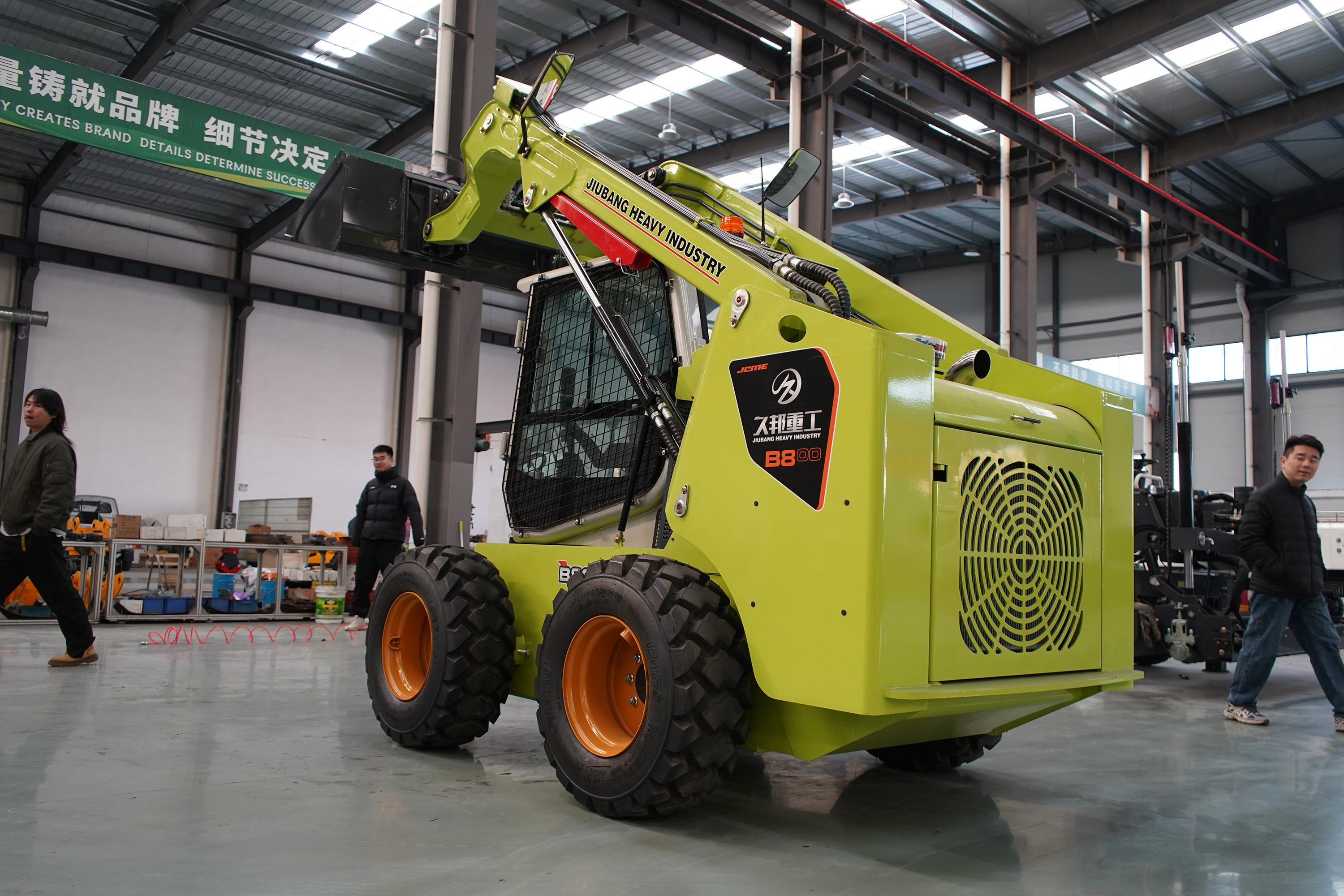 【2-Speed + High Dump】B800 Skid Steer Loader – Yanmar 61.3kW Engine | 11.6/23.1km/h Two-Speed | 2569mm Dump Height | High Breakout Force