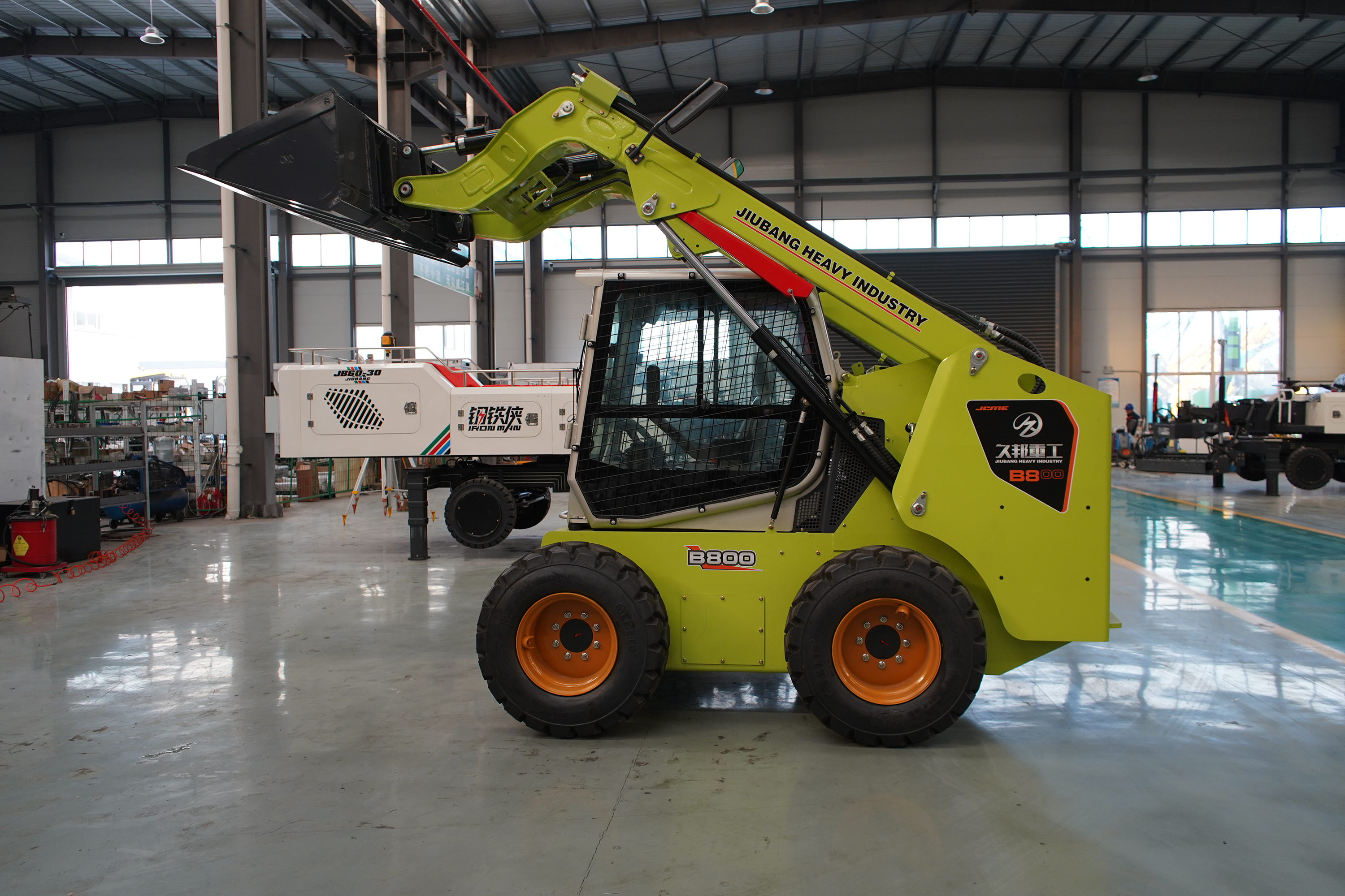 【2-Speed + High Dump】B800 Skid Steer Loader – Yanmar 61.3kW Engine | 11.6/23.1km/h Two-Speed | 2569mm Dump Height | High Breakout Force