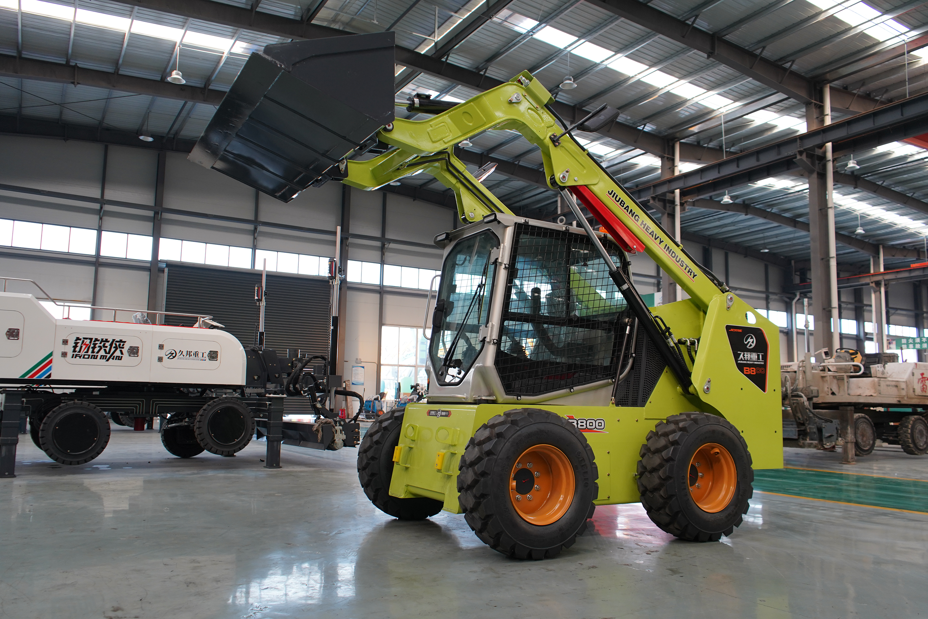 【2-Speed + High Dump】B800 Skid Steer Loader – Yanmar 61.3kW Engine | 11.6/23.1km/h Two-Speed | 2569mm Dump Height | High Breakout Force