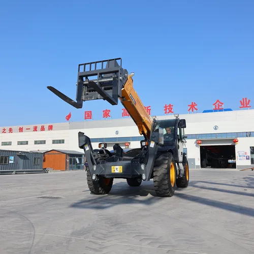 CZ50-18伸缩臂叉装车 – 额定载荷5000公斤 | 提升高度17.4米 | 最大作业半径13.3米 | 运行速度34公里/小时
