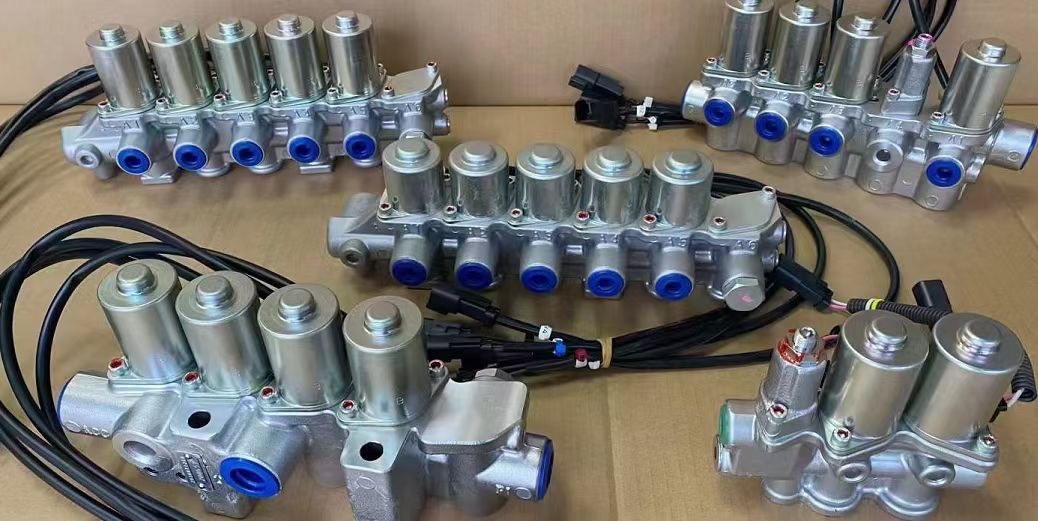 Genuine Komatsu Valve Assembly 708‑1U‑03340 Hydraulic Pump Solenoid Valve For Komatsu PC650‑8 Excavator Spare Parts