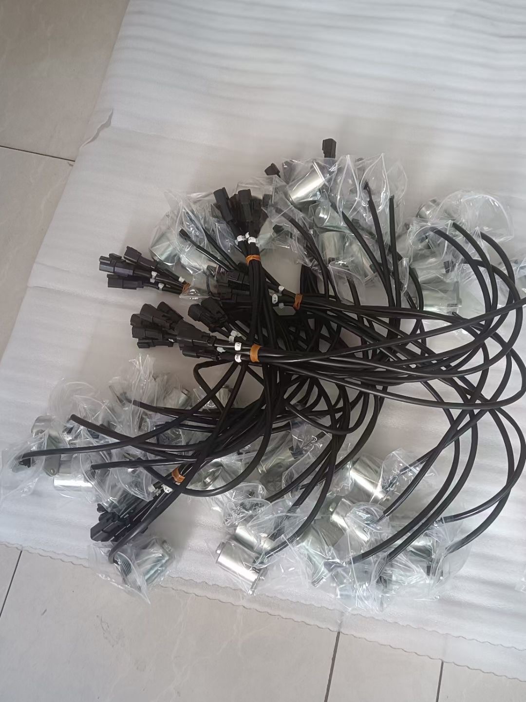 Genuine Komatsu Valve Assembly 708‑1U‑03340 Hydraulic Pump Solenoid Valve For Komatsu PC650‑8 Excavator Spare Parts