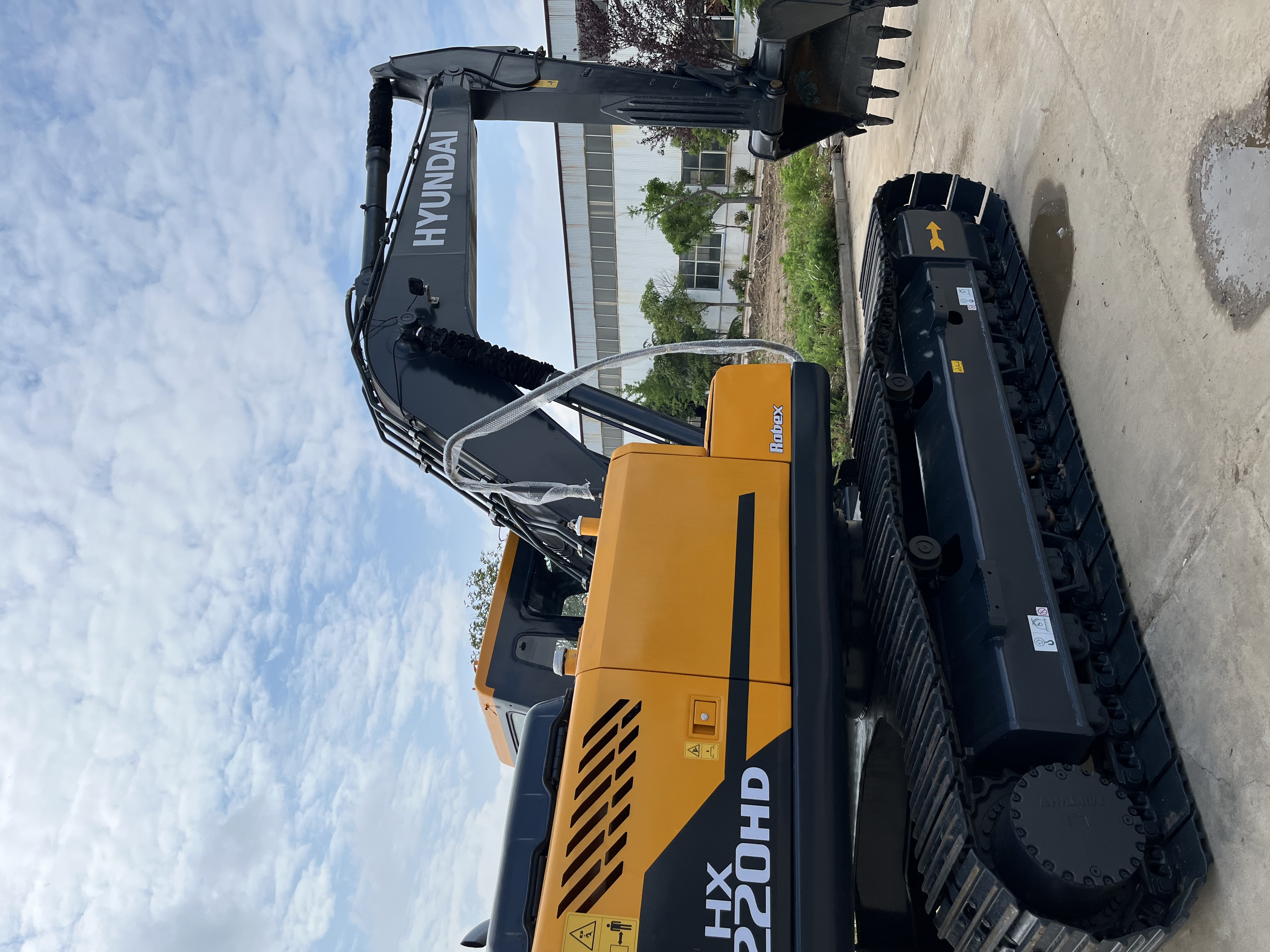 Hyundai Heavy Industries 22-Ton Class Crawler Excavator