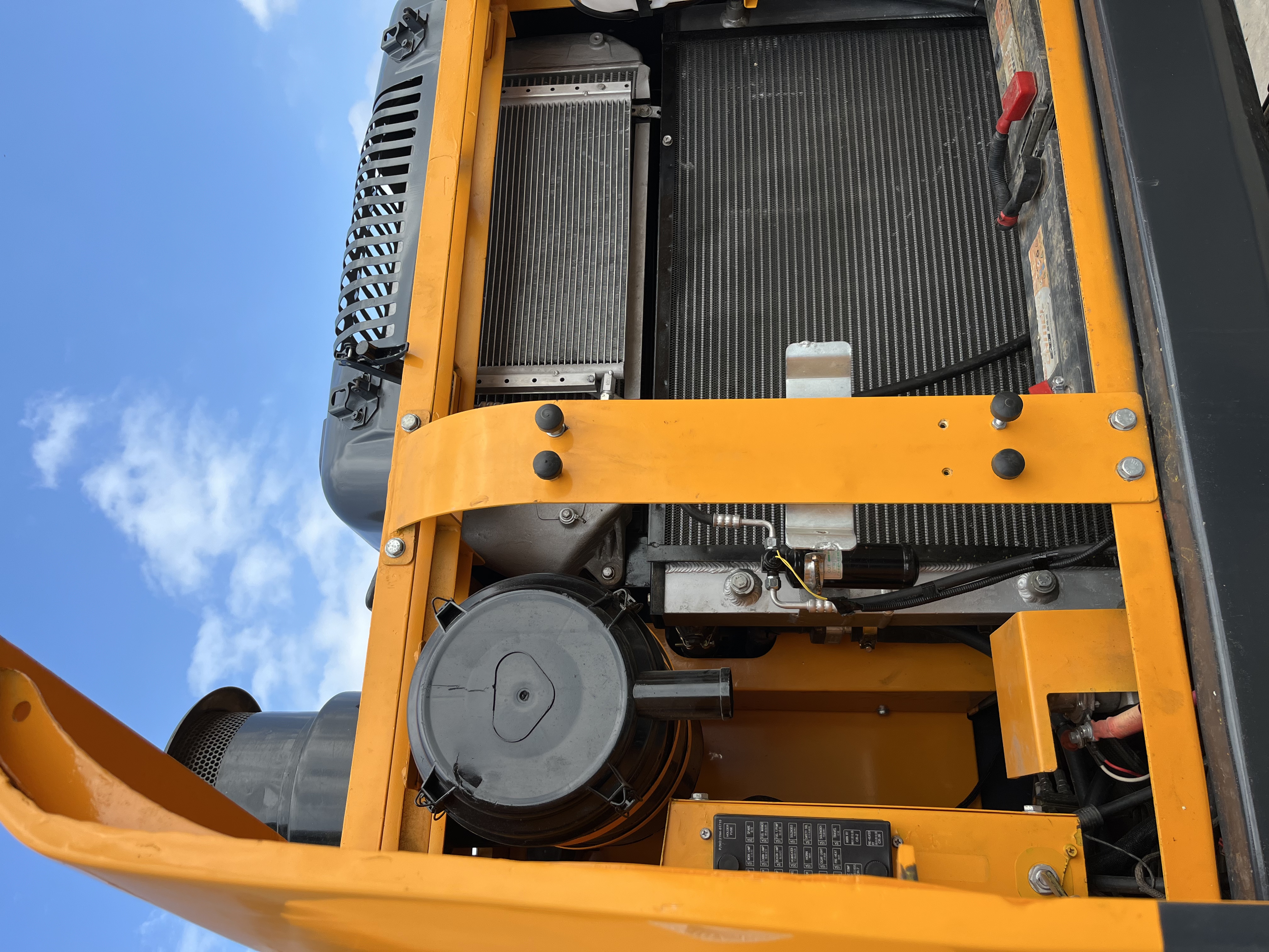 Hyundai Heavy Industries 22-Ton Class Crawler Excavator