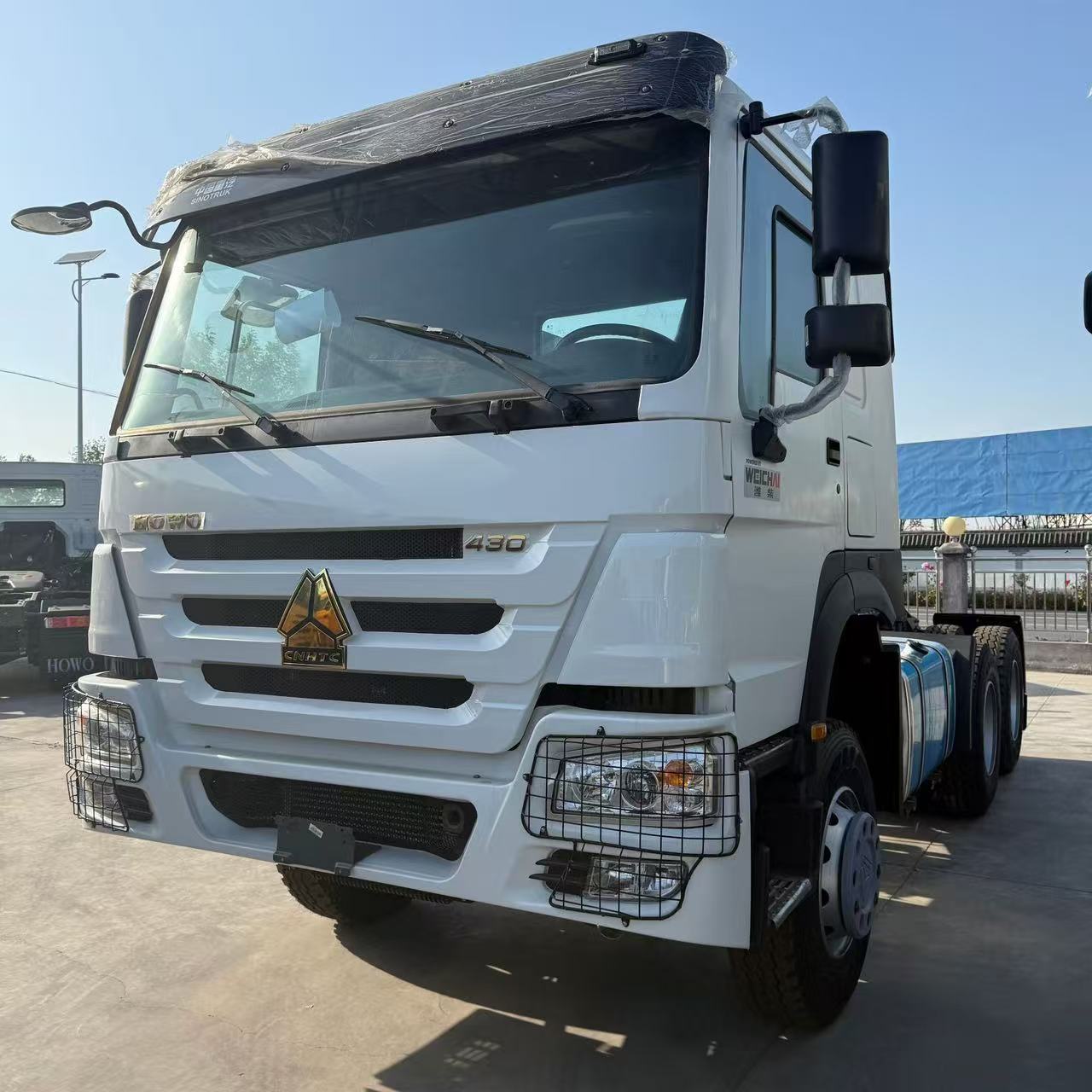 Export to Africa Sinotruk Howo 430HP Tractor Head, Used Unit, Optional Right-hand Drive