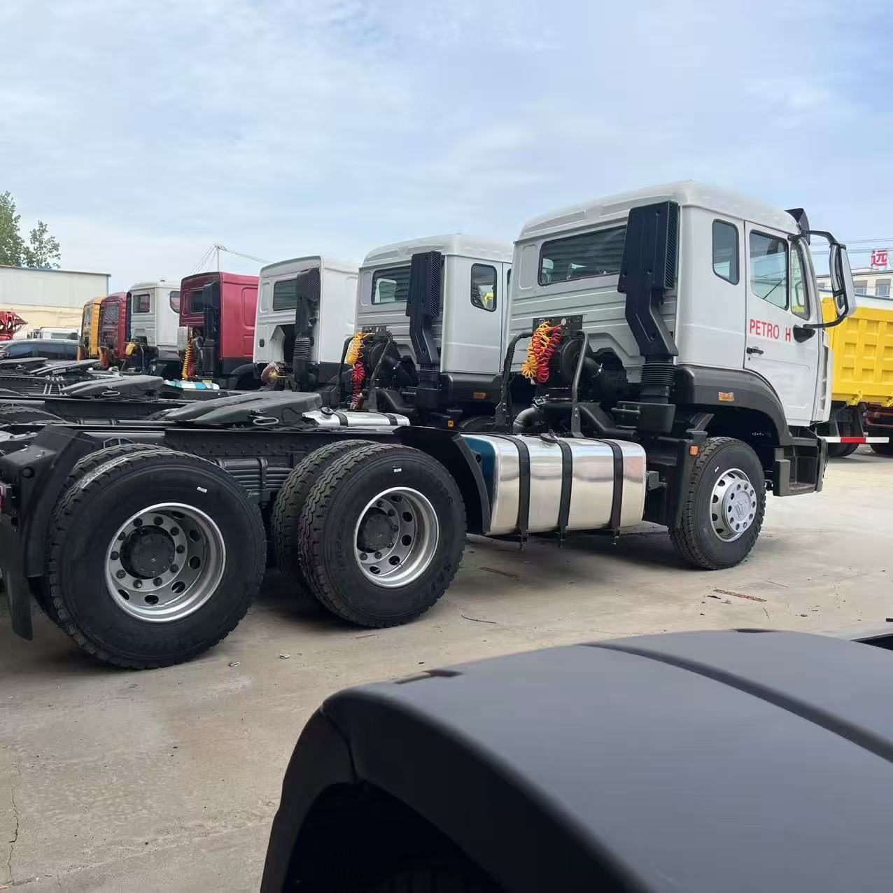 Factory Cross-border Supply Sinotruk Howo NX 6×4 Tractor Unit, For Muck/Waste/Tipper Trailer