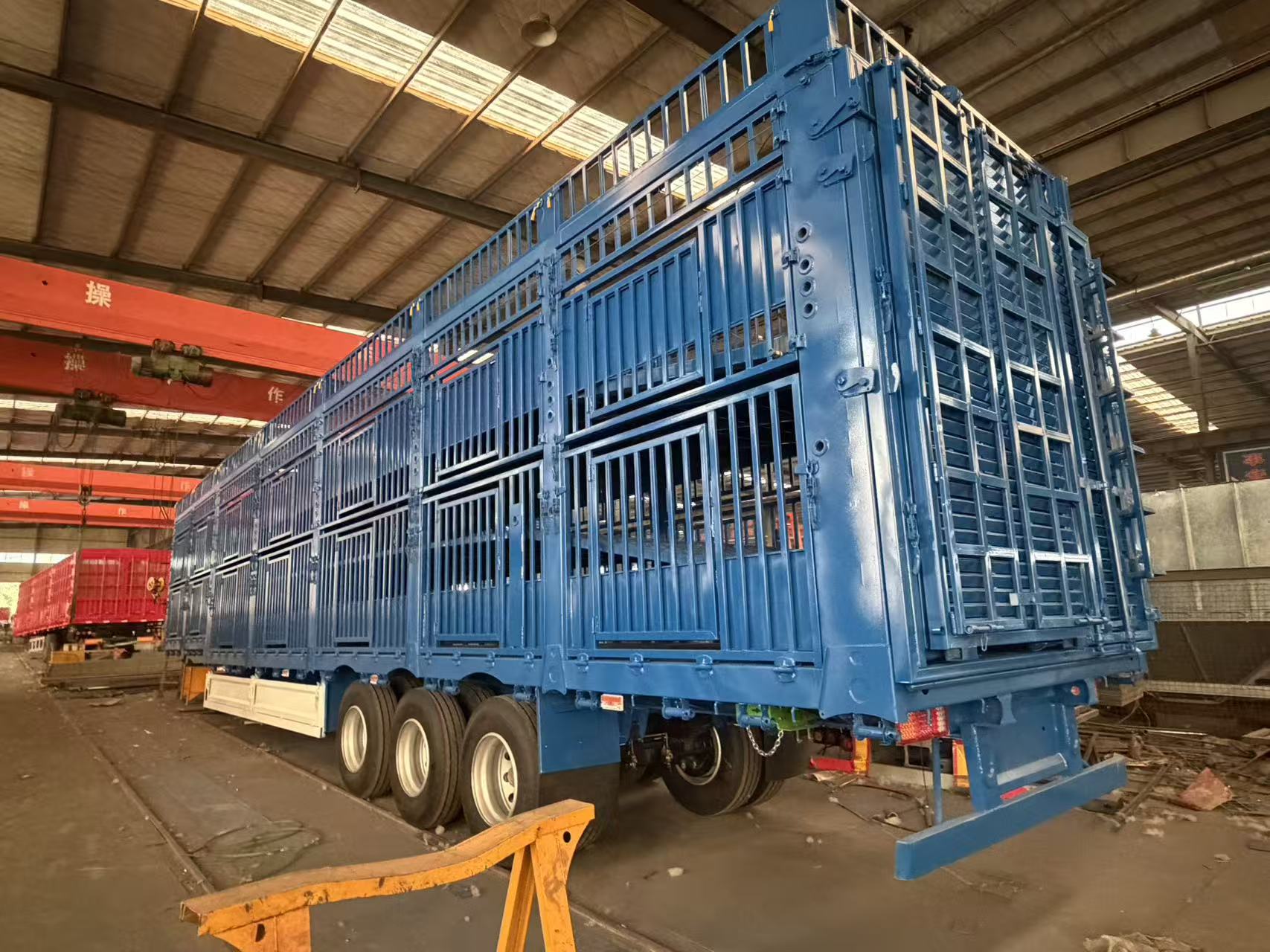 3-Livestock Transport Semi-Trailer, Tri-Axle Cage Trailer for Cattle, Sheep, Pigs, Export to Africa/Australia