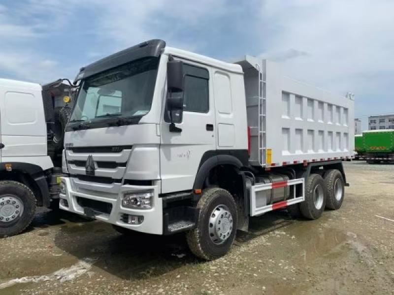 中国重汽豪沃自卸车