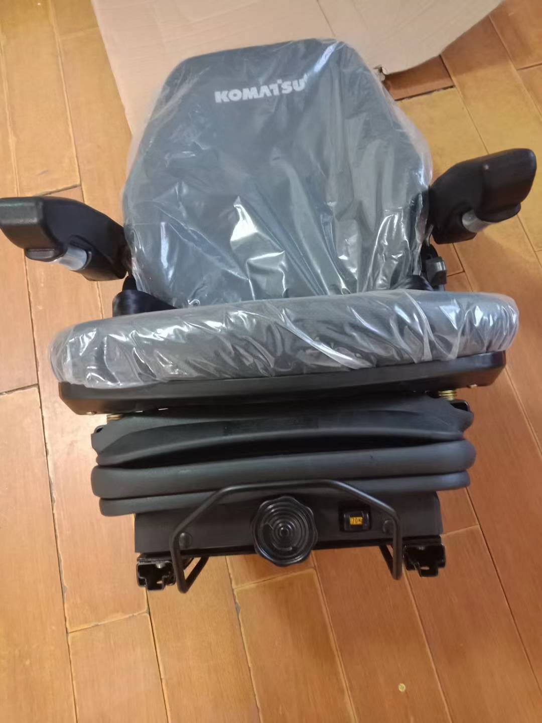 Komatsu PC200‑7 Seat Assembly, Complete Cab Spare Parts for Excavator