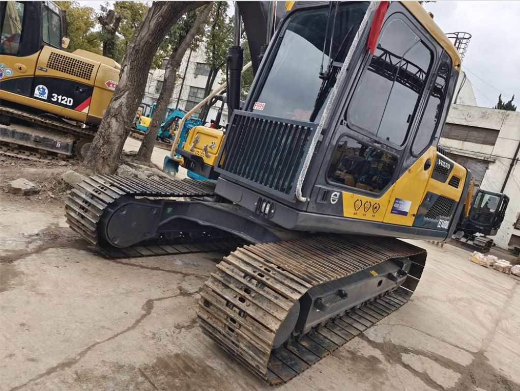 VOLVO EC 140 BLC
