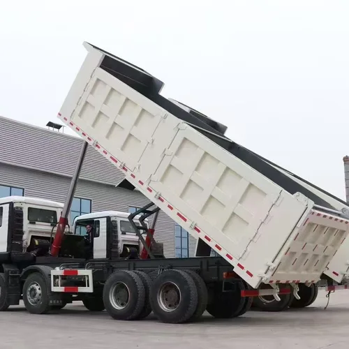 二手中国重汽豪沃TX 371马力 8×4 自卸车，欧II排放标准，10.5米工程用翻斗车
