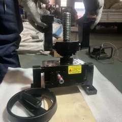 Non-standard Custom Screw Lifting Platform
