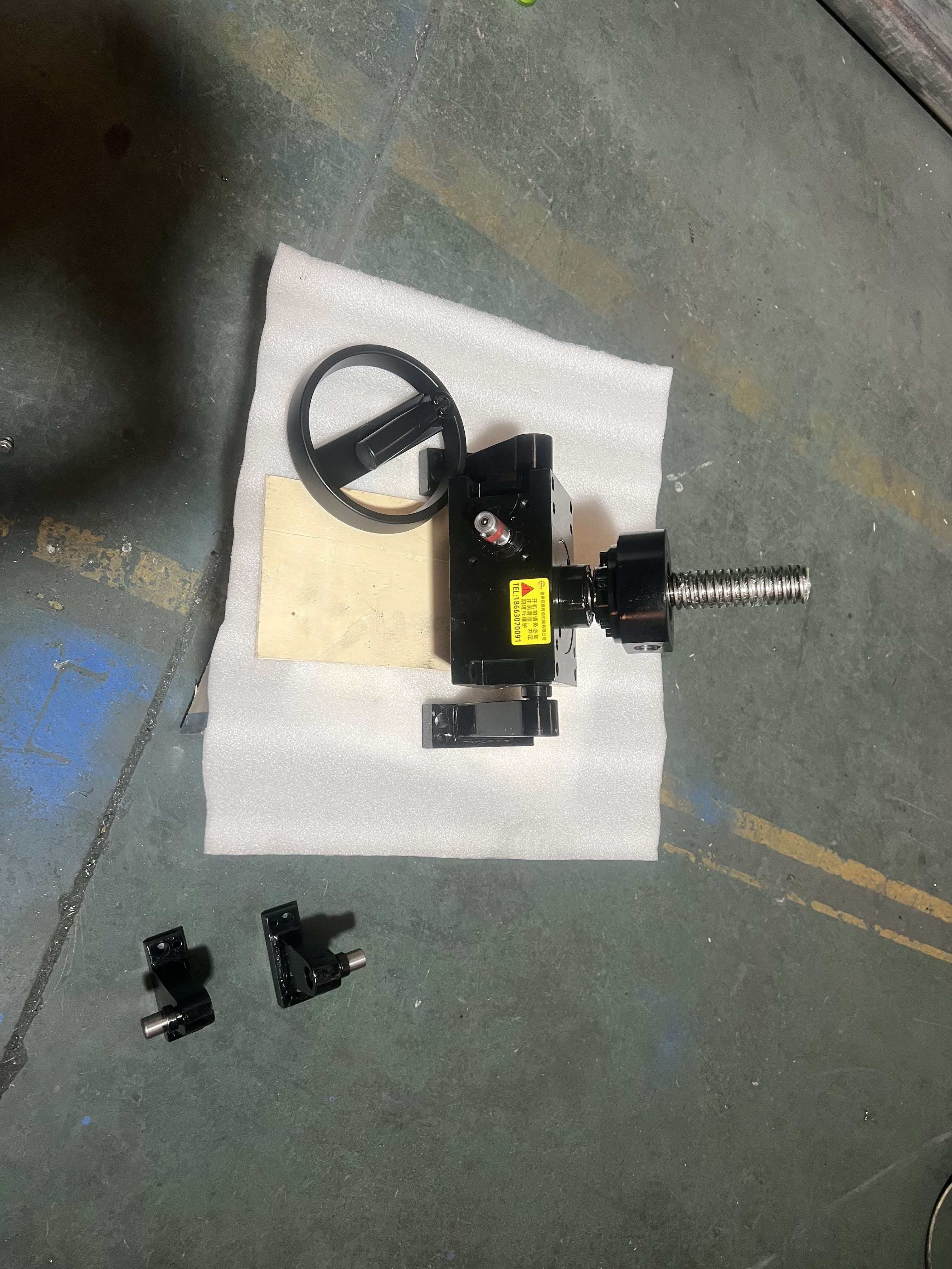 Non-standard Custom Screw Lifting Platform