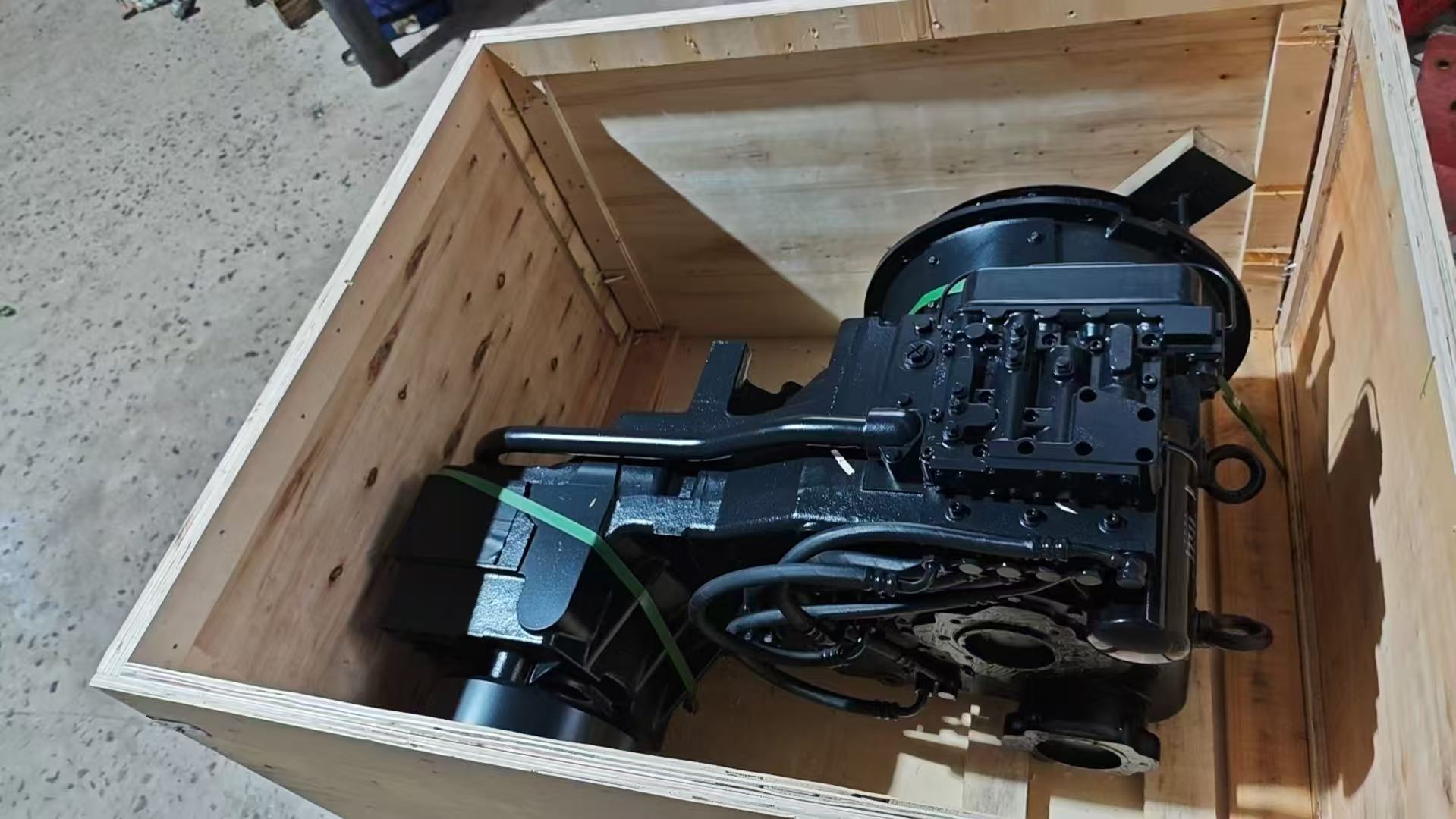 ZF WG130 变速箱总成备件，适用于小型轮式装载机