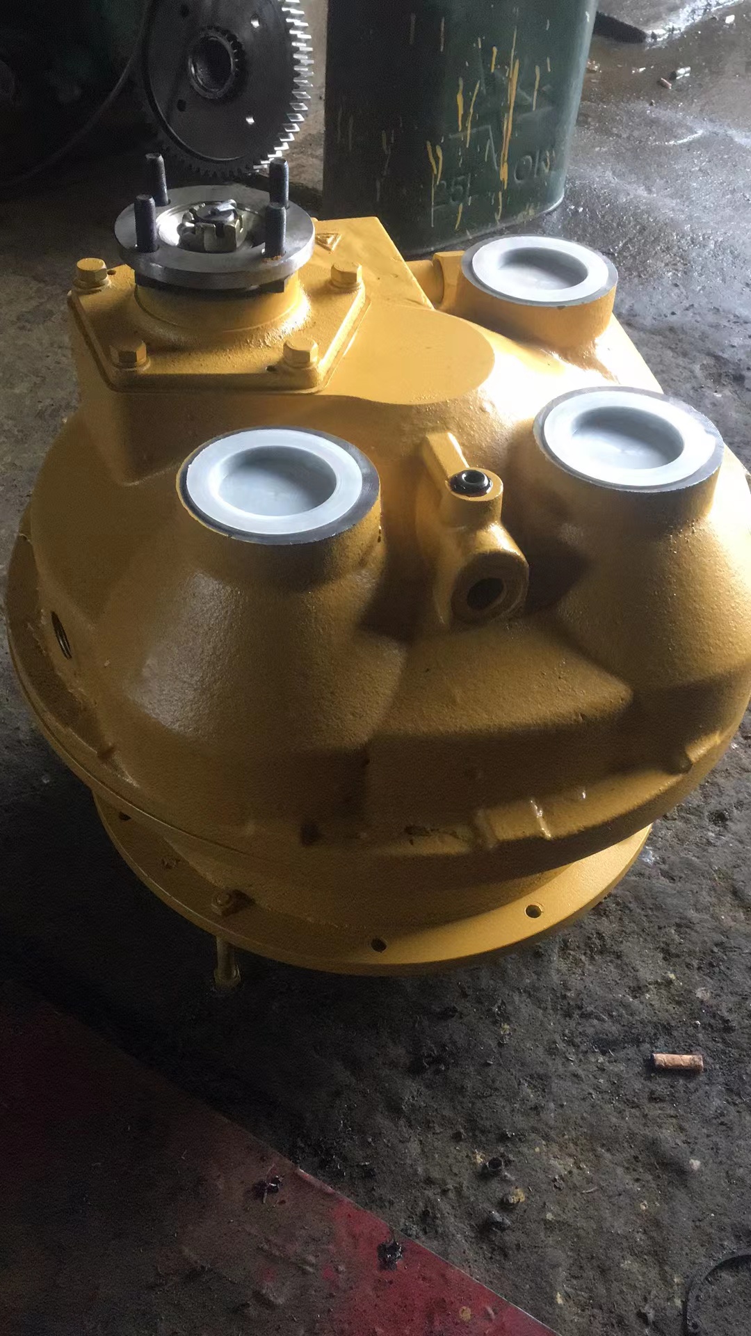 龙工833型轮式装载机全系列备件及驾驶室总成 YJ315‑2 液压液力变矩器