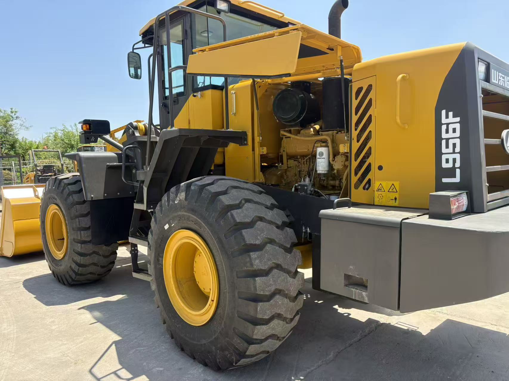 SDLG 956 Heavy-Duty Wheel Loader