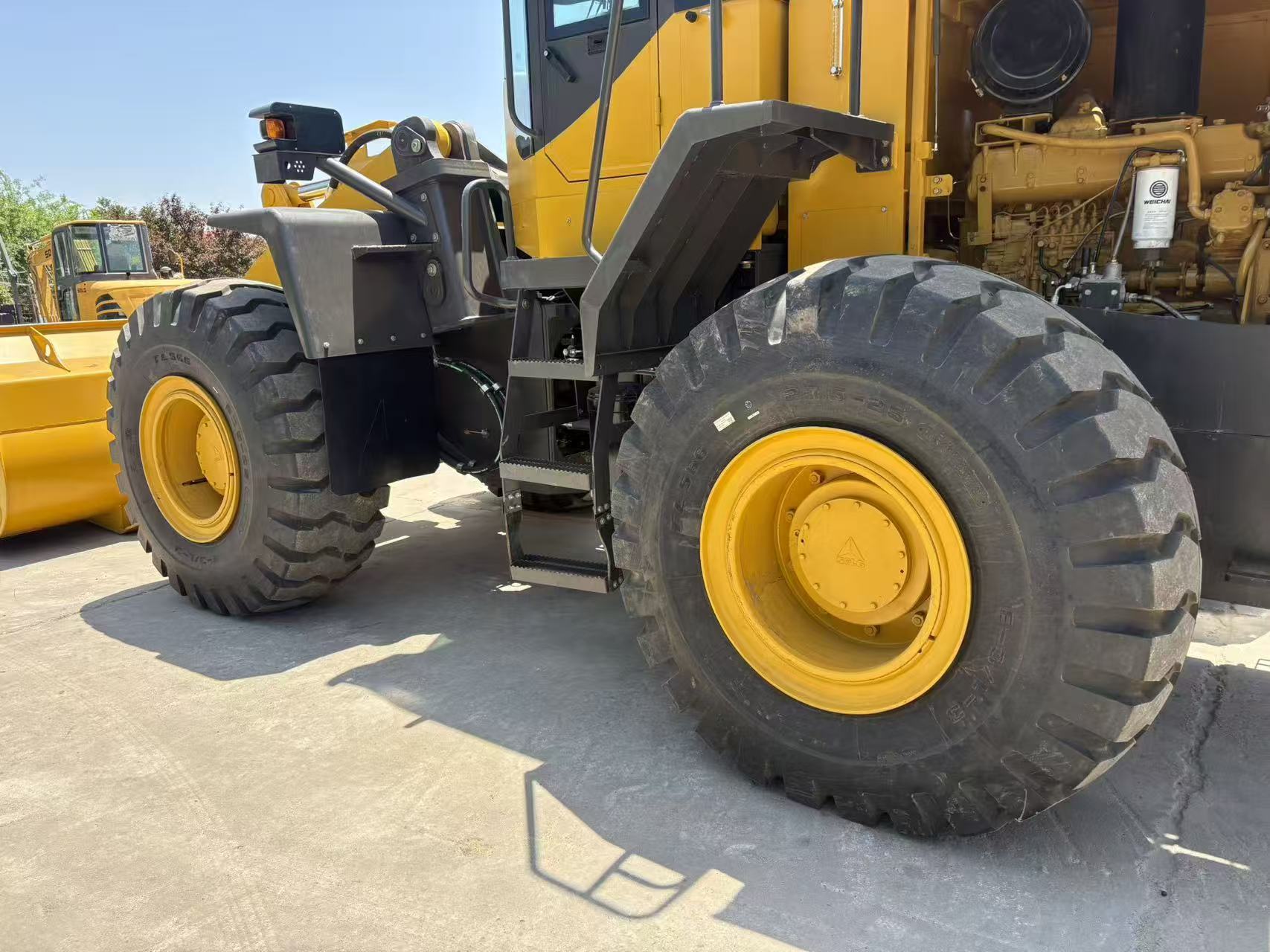 SDLG 956 Heavy-Duty Wheel Loader