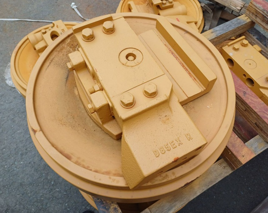 D85-15型推土机惰轮、履带滚轮和履带板总成