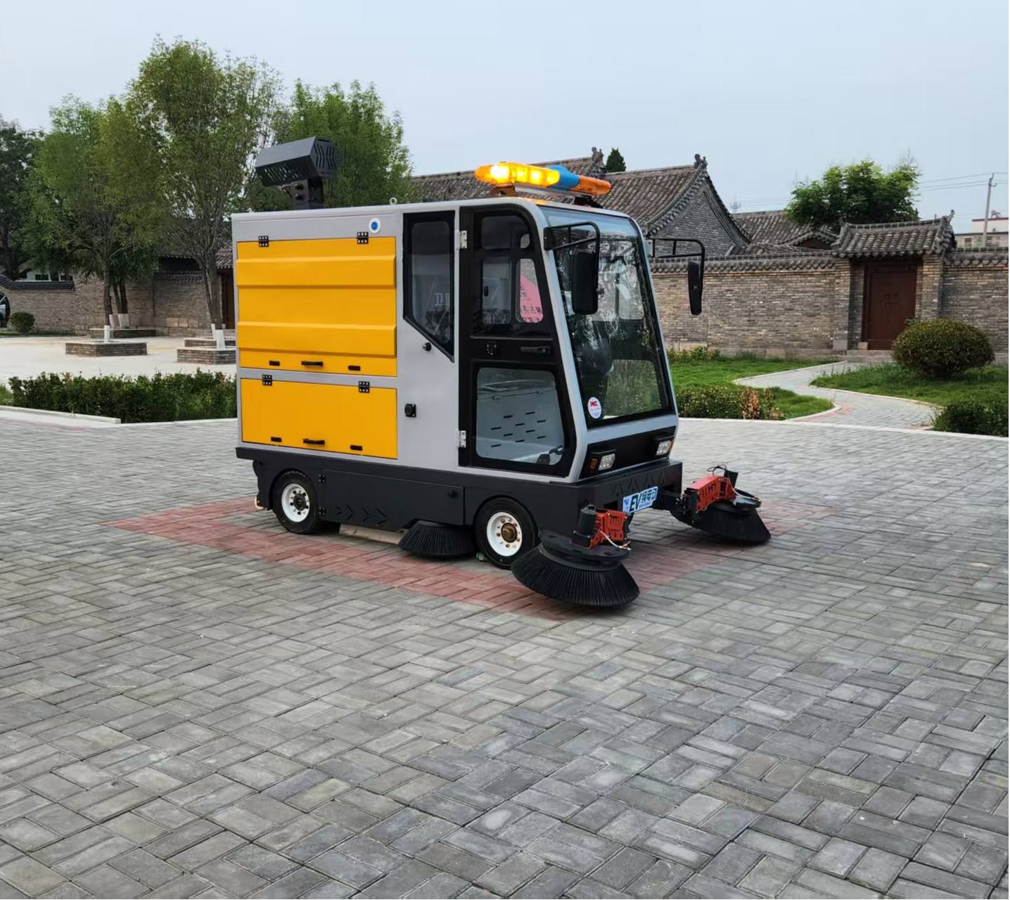 Heavy-duty Ride-on Floor Sweeper for Municipal & Industrial Cleaning