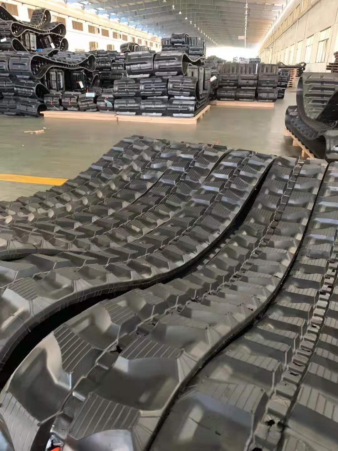 Kubota: KH007, KH21, U10, U15 Undercarriage Rubber Track