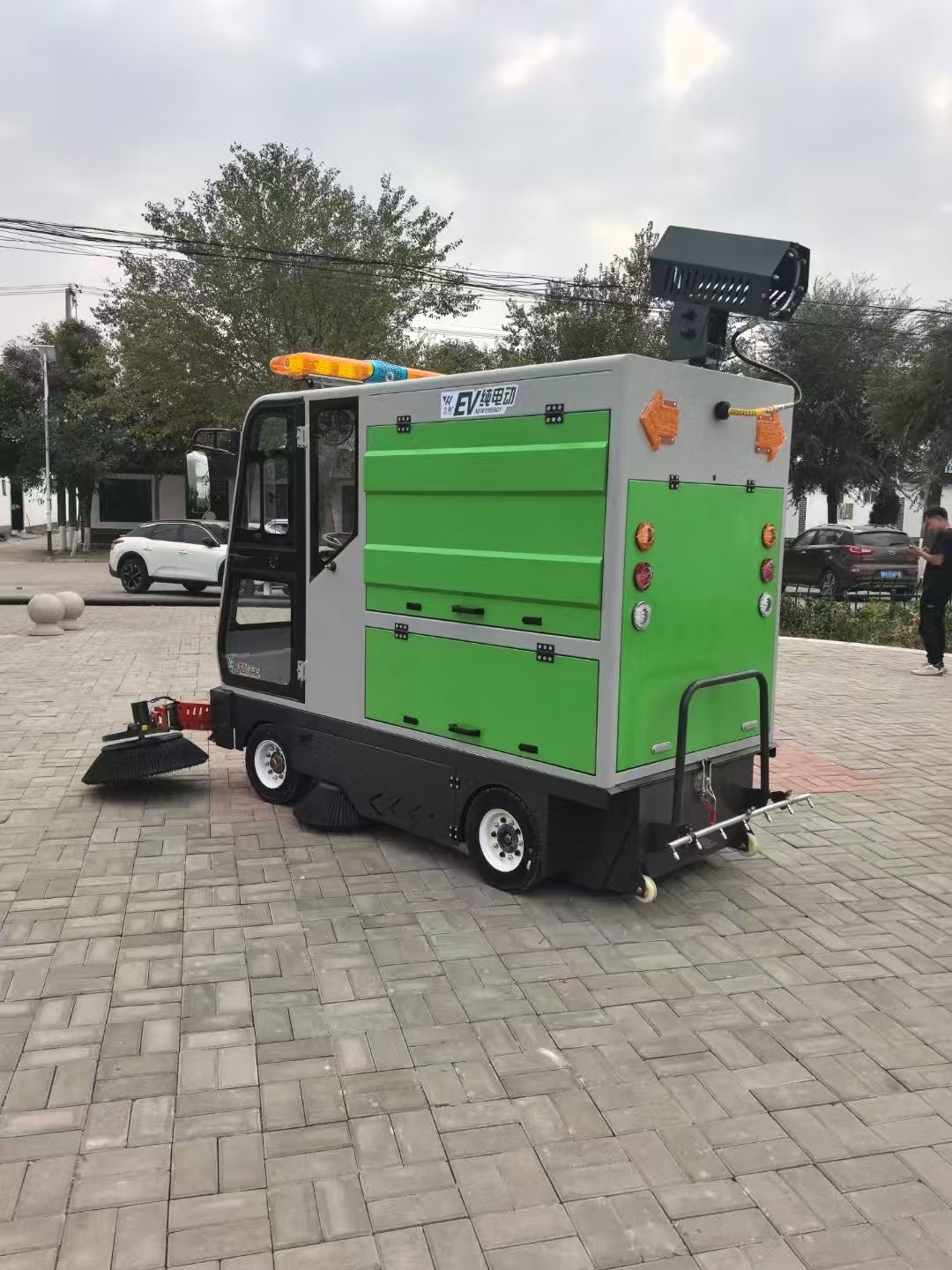 Heavy-duty Ride-on Floor Sweeper for Municipal & Industrial Cleaning