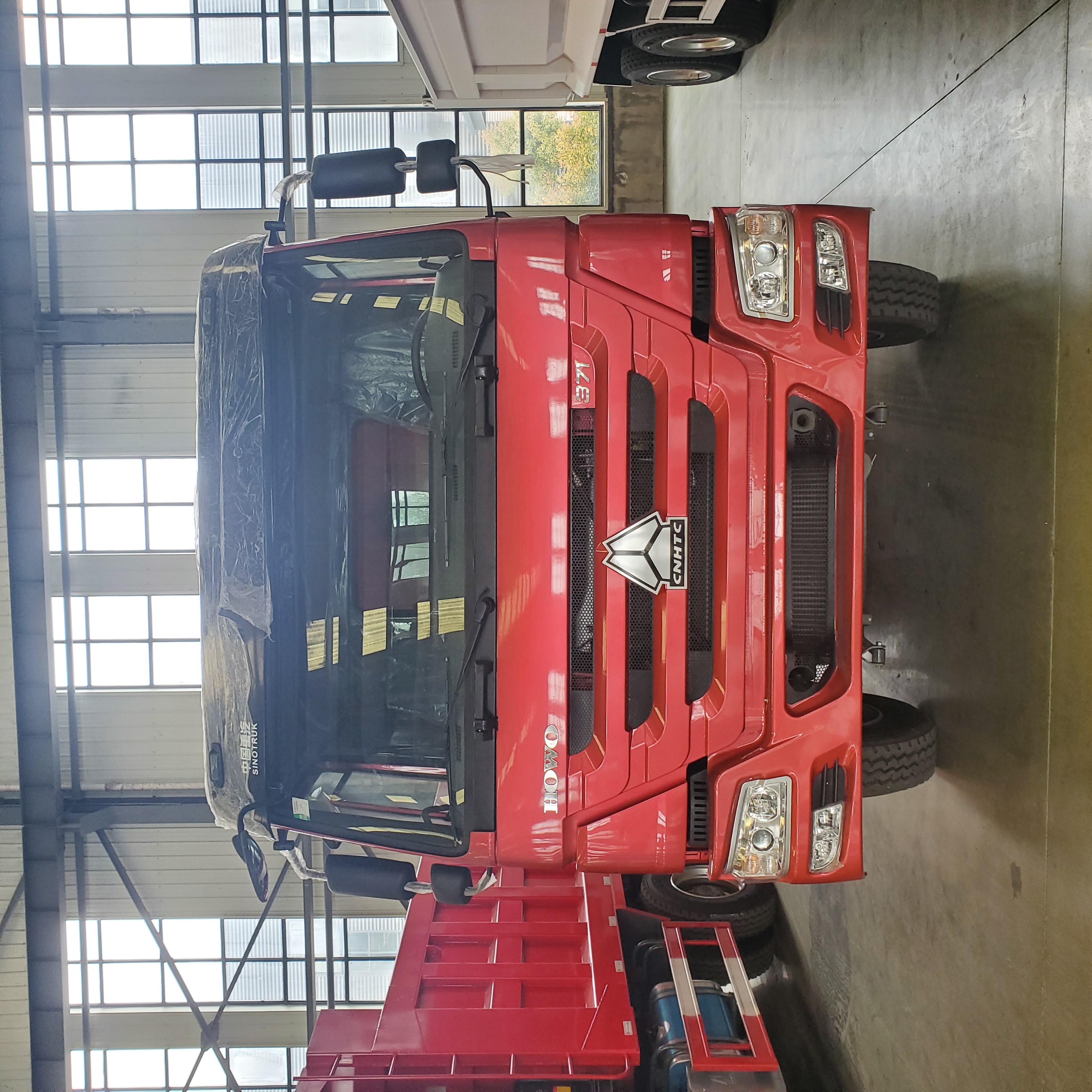 SINOTRUK HOWO 6x4 Dump Truck / Tipper Truck, 371/380/400/430HP Optional Heavy Duty Construction Vehicle