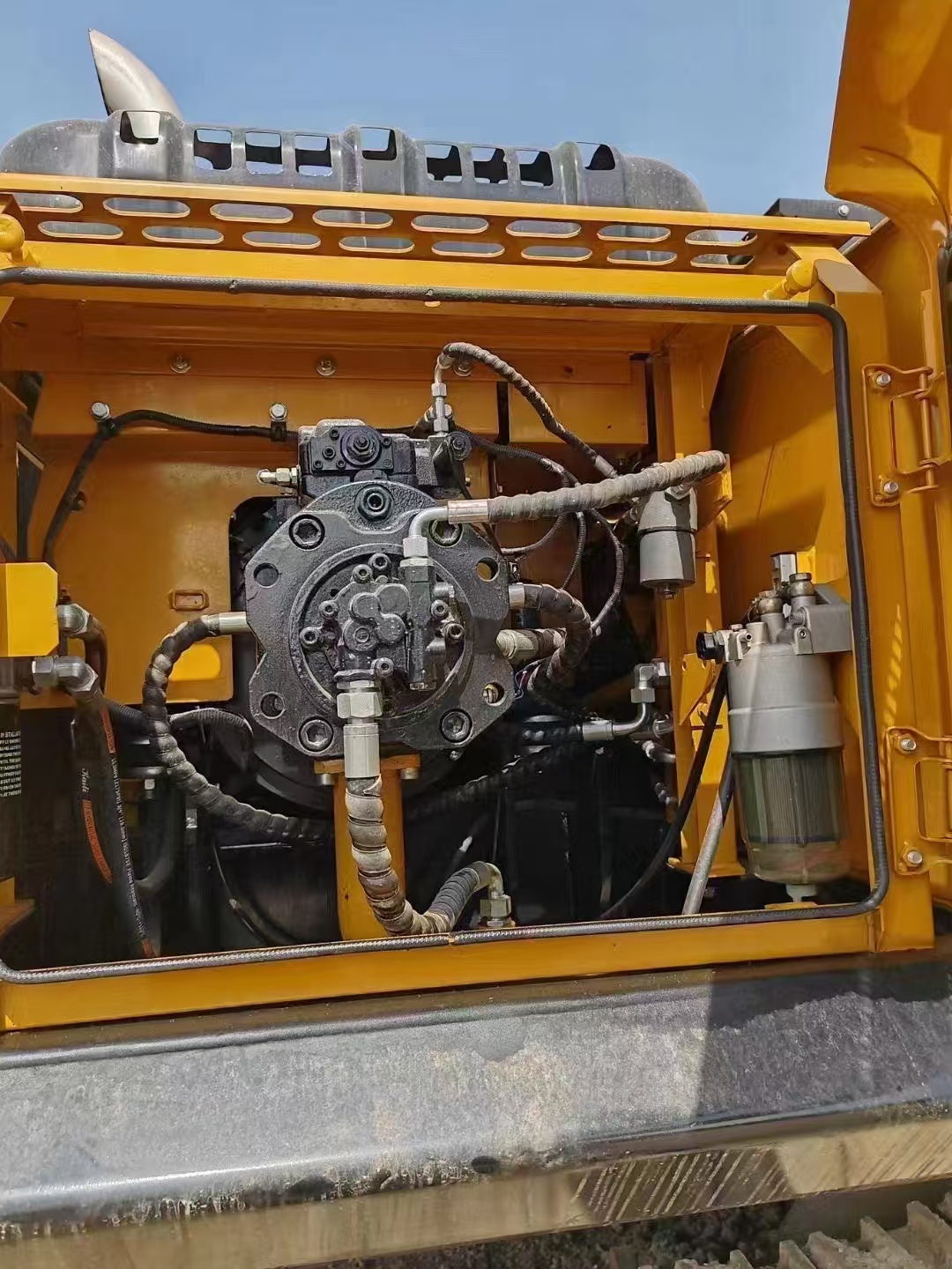 Sany Heavy Industry's 36-ton large mining hydraulic excavator is a classic and best-selling model under Sany, which has been listed among China's Top 50 Construction Machinery Products.