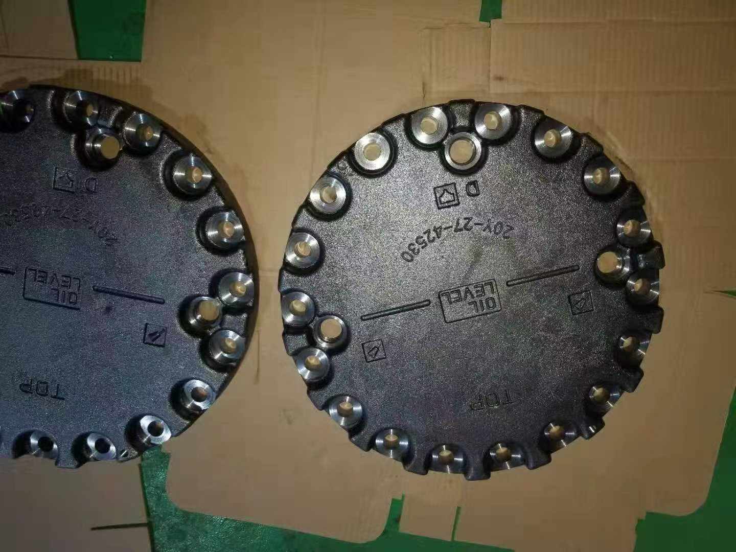 20Y-27-42570 适用于小松 PC200-7、PC200-8、PC210LC-8、PC220-7/8 的终传动轮毂/行走马达盖