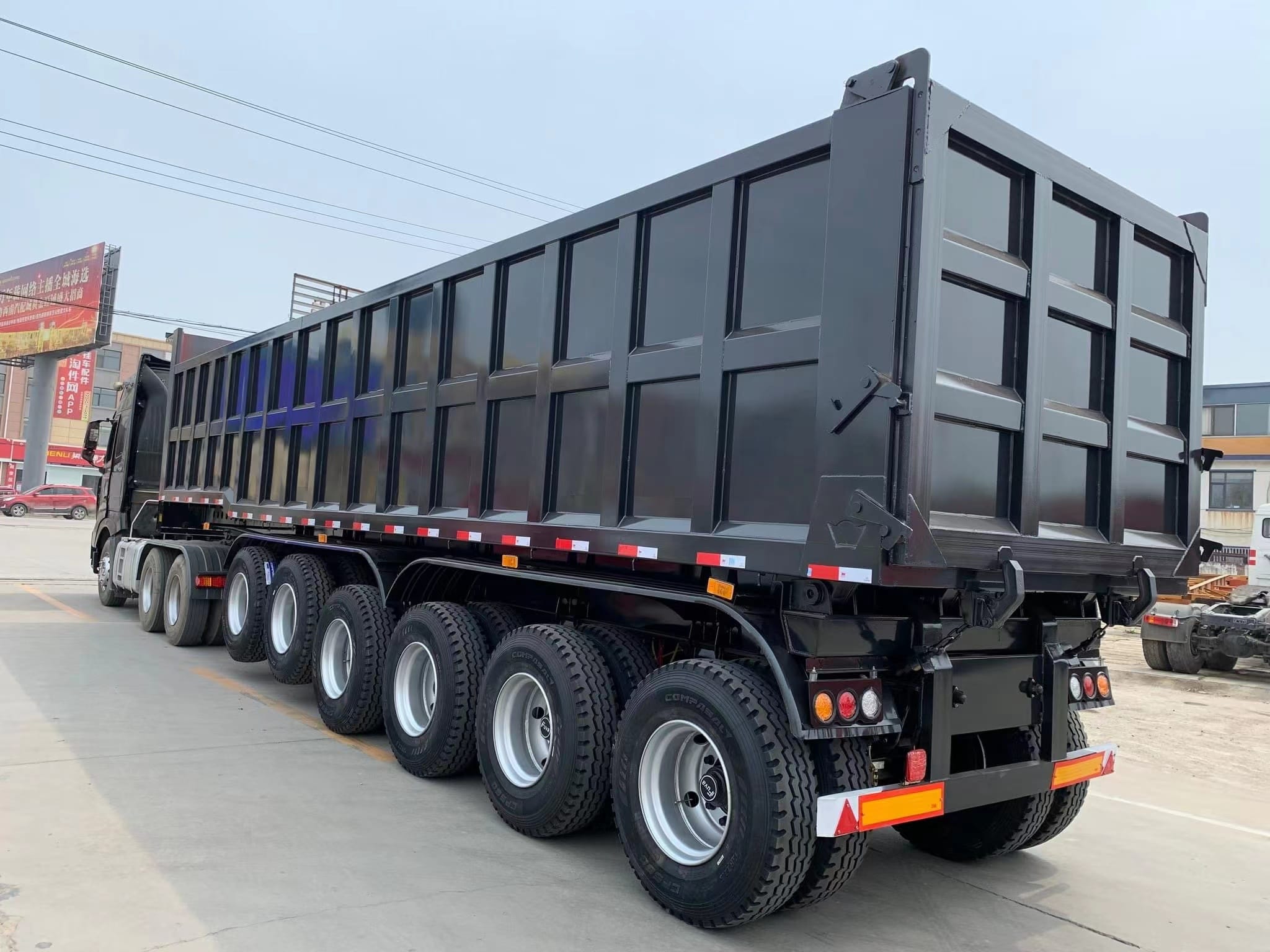 Rear-tipping Dump Semi-trailer