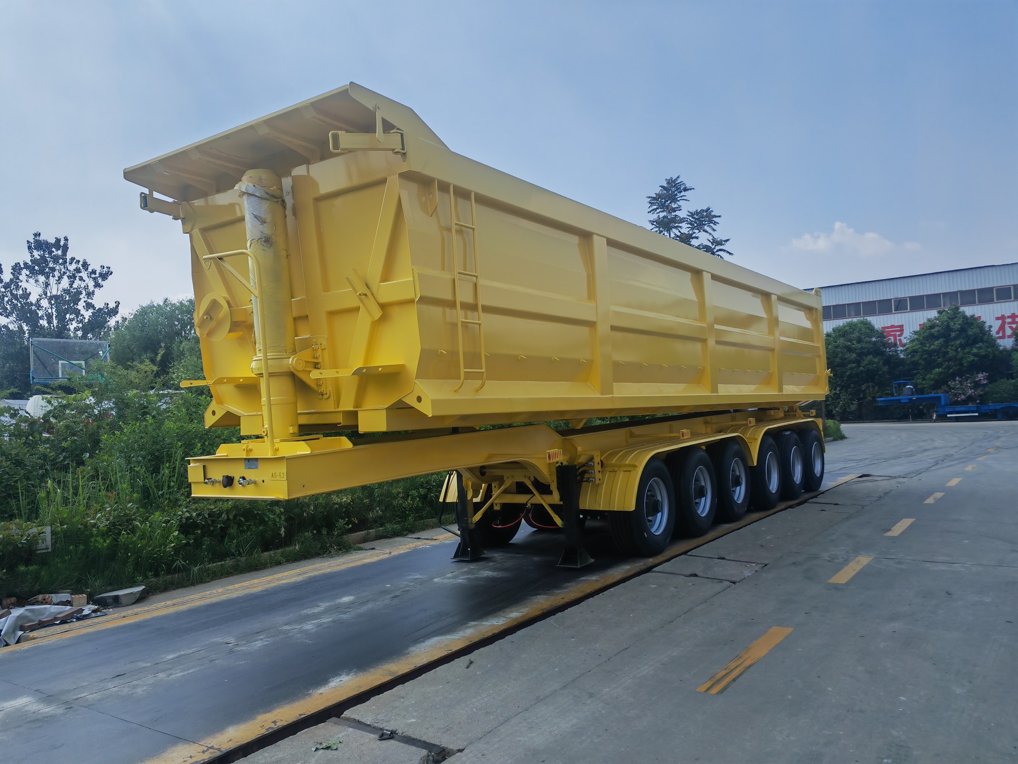 Rear-tipping Dump Semi-trailer