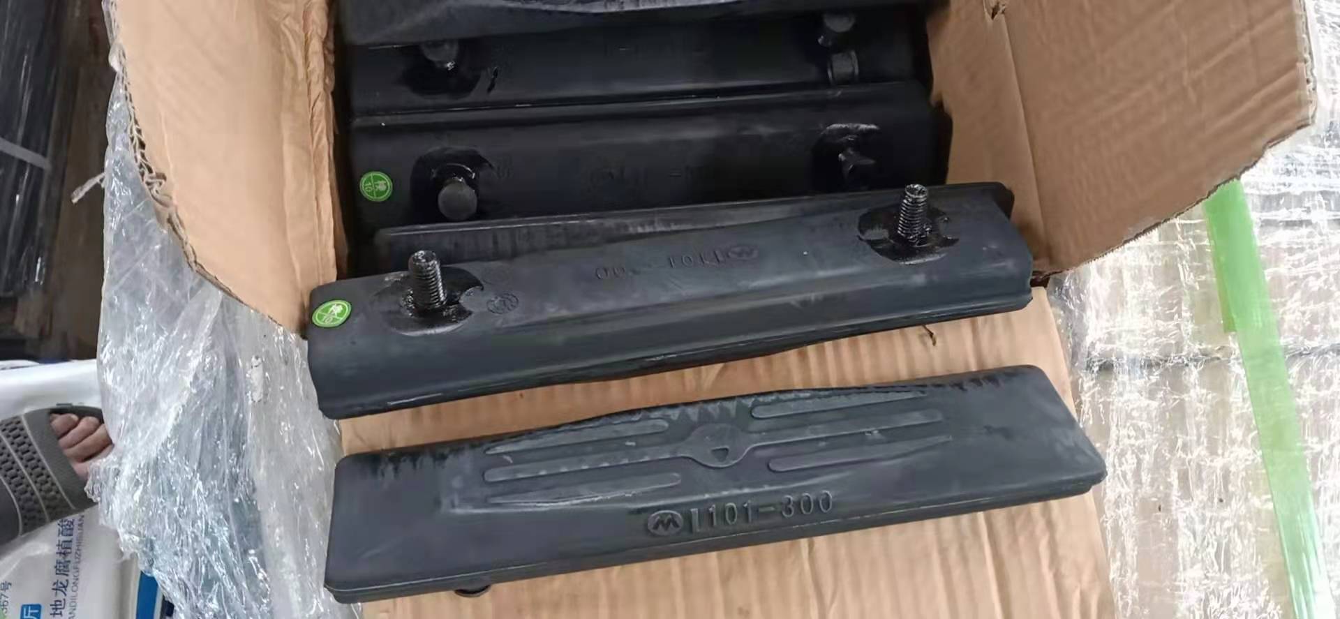 Excavator Undercarriage Rubber Track Pads Medium Excavator (20 Ton Class): PC200, Sany 215, XCMG 215