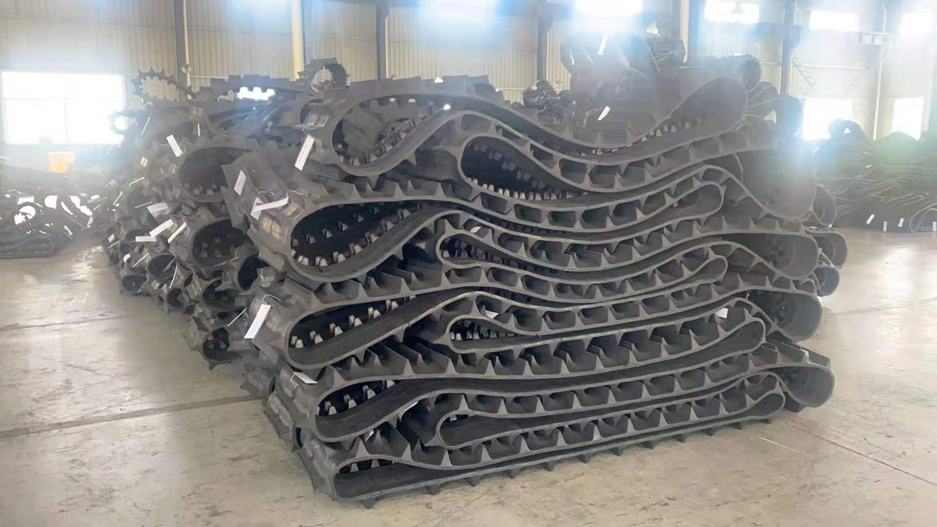 Kubota: KH007, KH21, U10, U15 Undercarriage Rubber Track