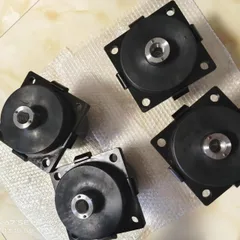 小松D155AX-5、D155-6推土机驾驶室安装缓冲垫，零件号：17A-54-46120、17A-54-46130