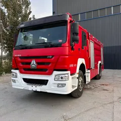 中国重汽豪沃 4x2 水箱消防车，19.25 吨总重