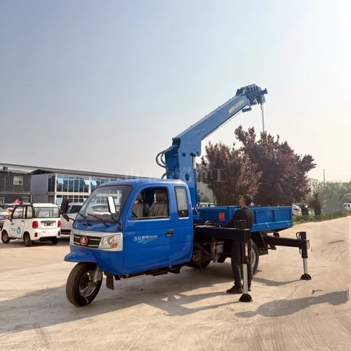 Three wheel truck mounted crane