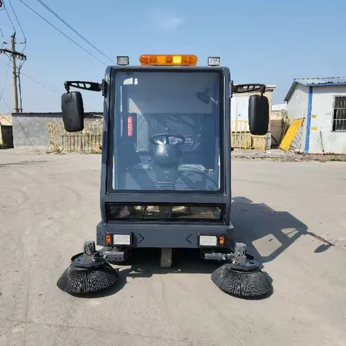 2.0m Cleaning Width Electric Street Sweeper with Water Tank