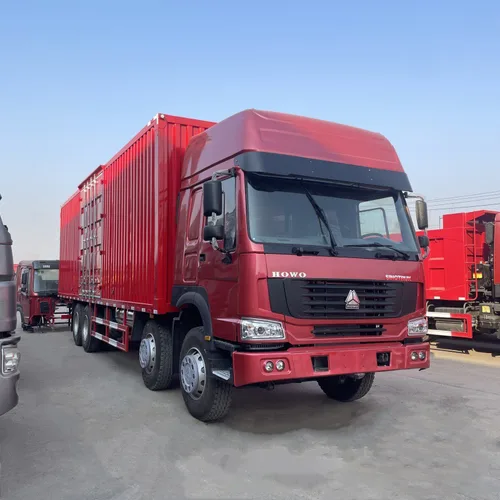 中国重汽豪沃8x4厢式货车，可选配371-430马力