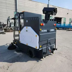 2.0m Cleaning Width Electric Street Sweeper with Water Tank